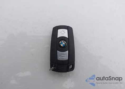 2007 BMW 328Xi z USA, uszkodzony, nr VIN WBAVT73557FZ35970